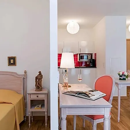 Medicis Saint -laurent- Du -var Hotel 3*